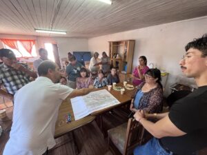 Taller con vecinos y vecinas de Santa Sofía